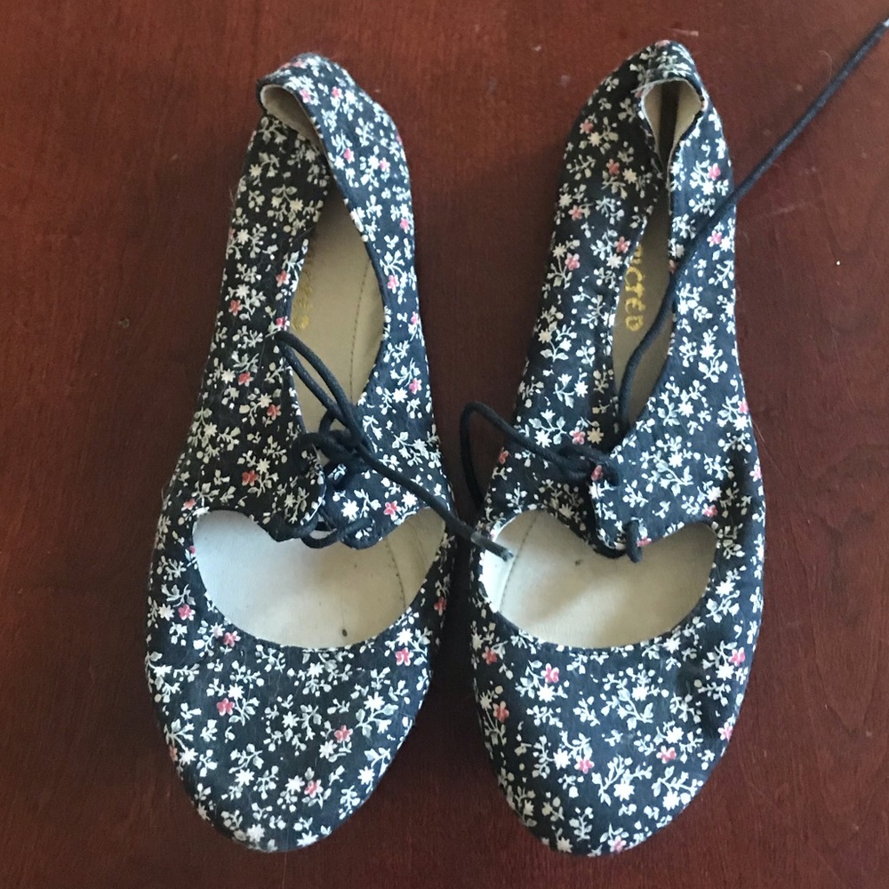 Floral flats lace size 7 cute summer shoes